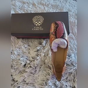 Vince Camuto Snakeskin Flats. NEW